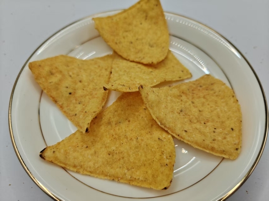 Patatine di mais al pomodoro per gli amanti degli snack salati