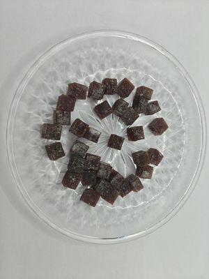 Dici di spinaci aromatizzati con mirtilli