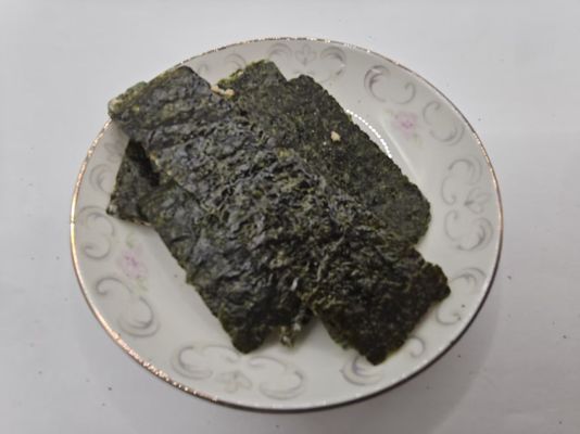 Snack croccante alle alghe delizioso e salutare