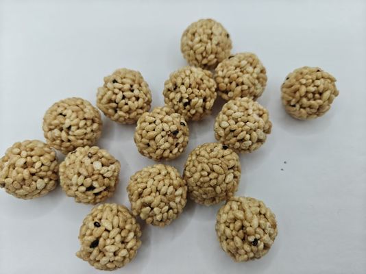 Confezioni sfuse di palline di riso e frutta secca ad alto contenuto proteico