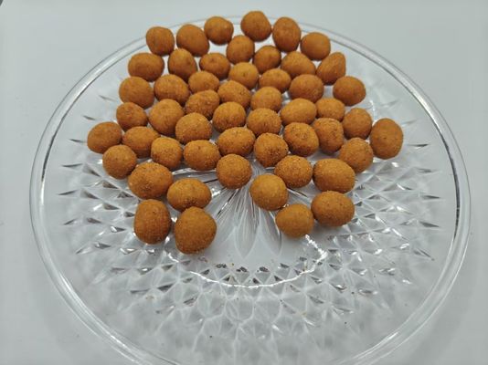 Arachidi con un rivestimento piccante e un sapore aromatico