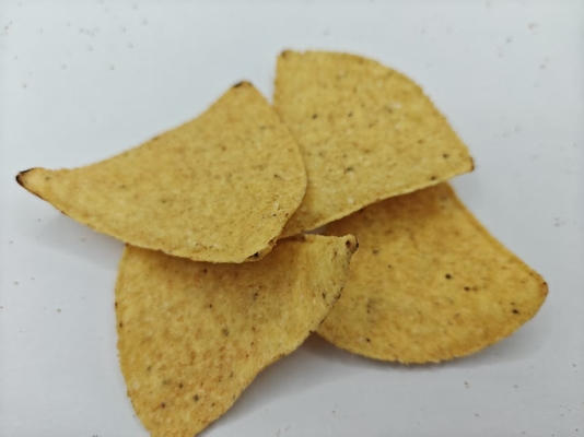 Patatine di mais al pomodoro per gli amanti degli snack salati