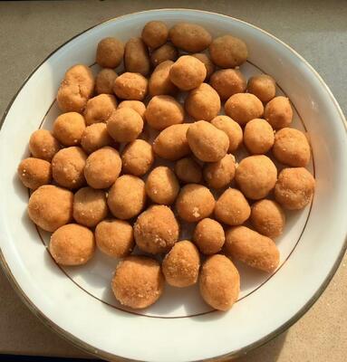 Arachidi ricoperte al gusto di manzo alle cinque spezie per barbecue