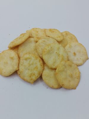 Cracker di riso di prima qualità con una consistenza leggera e croccante confezionati singolarmente per la freschezza