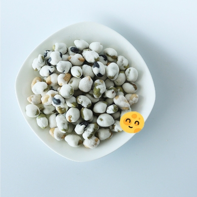 Snack a base di soia verde giallo nero e ricco di proteine