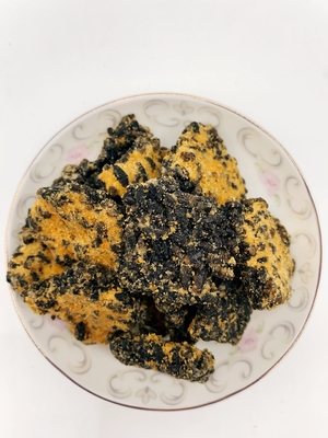 Guoba d'oro nero Tuorlo d'uovo salato e filo di maiale Sapore Rice Cracker Mix Riso croccante Crusta di riso fritto