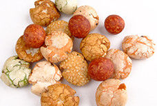 I cracker e le arachidi favoriti del riso dei cracker di re dei bambini hanno mescolato gli spuntini
