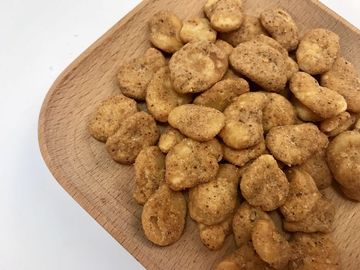 Le fave rivestite lo spuntino, vitamine hanno contenuto le patatine fritte della fava che rinfrescano il gusto