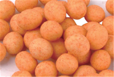 La farina di frumento piccante ha ricoperto la granularità fine delle arachidi selezionata liberamente a partire dalla frittura