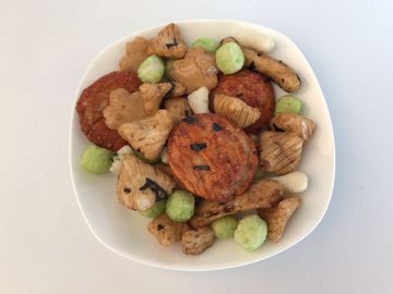 Il preparato delizioso del cracker del riso fa un spuntino i microelementi ha contenuto buon per lo stomaco