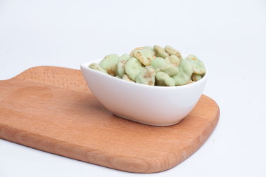 Croccanti rivestiti di sapore del Wasabi asciugano il campione degli spuntini delle fave disponibile