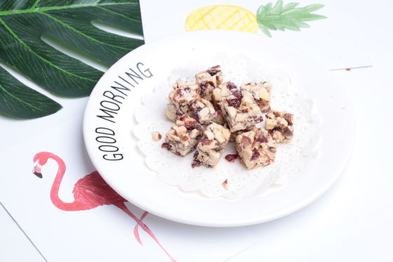 Uno scricchiolio croccante, etichetta privata del dado del sesamo del morso degli spuntini dei dadi disponibile